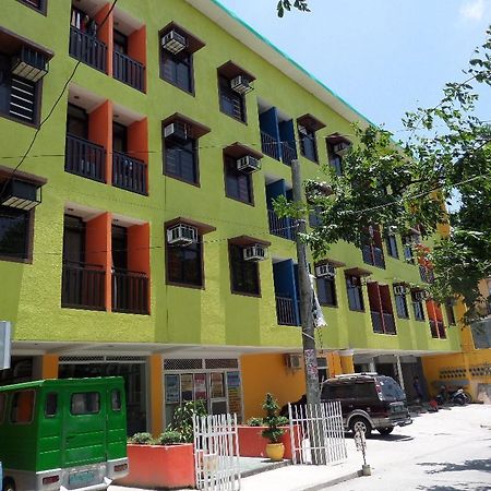 Big M Condotel Las Piñas Eksteriør bilde