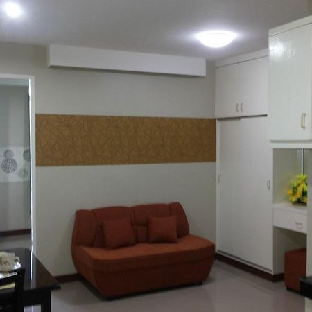 Big M Condotel Las Piñas Eksteriør bilde