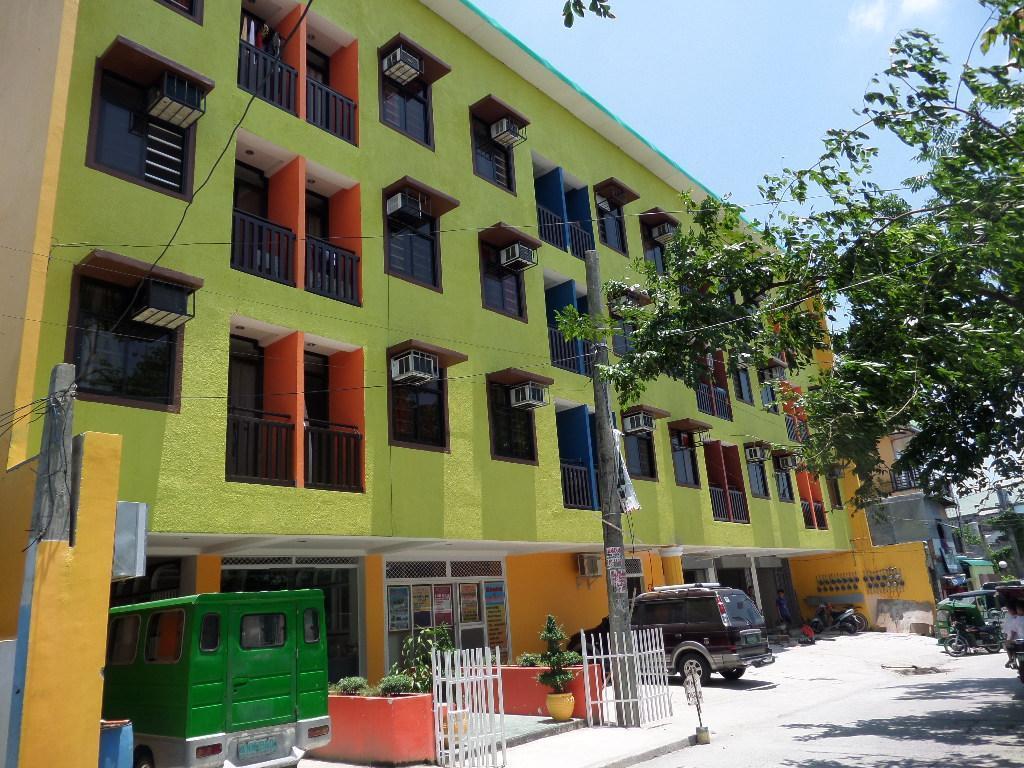 Big M Condotel Las Piñas Eksteriør bilde